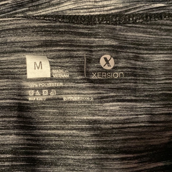 Back cut out workout top - Picture 3 of 3